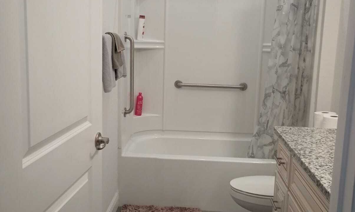 Photo of Bathroom in Tavares