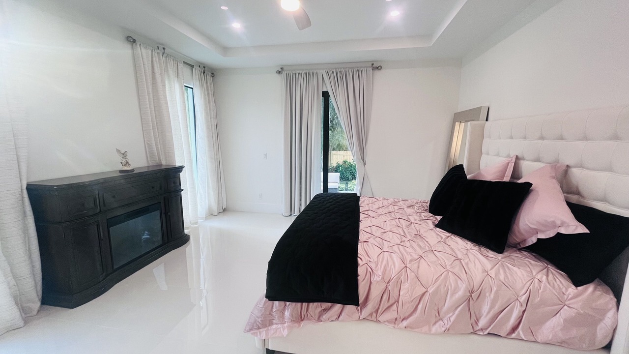 Photo of Bedroom in Central Naples