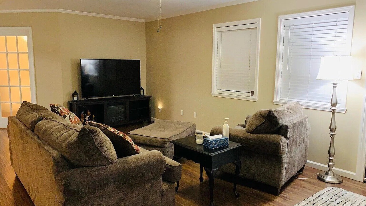 Photo of Livingroom in Foley