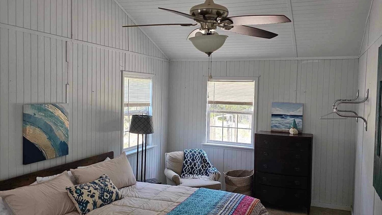 Photo of Bedroom in Eastpoint