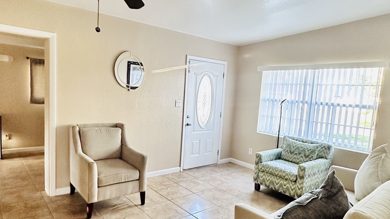 Photo of Livingroom in Azalea Park