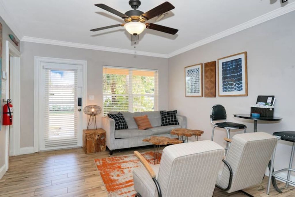 Photo of Livingroom in Poinsettia Heights