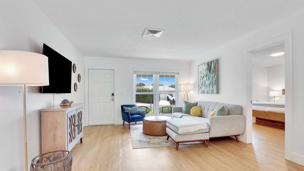 Photo of Livingroom in Hunt Club