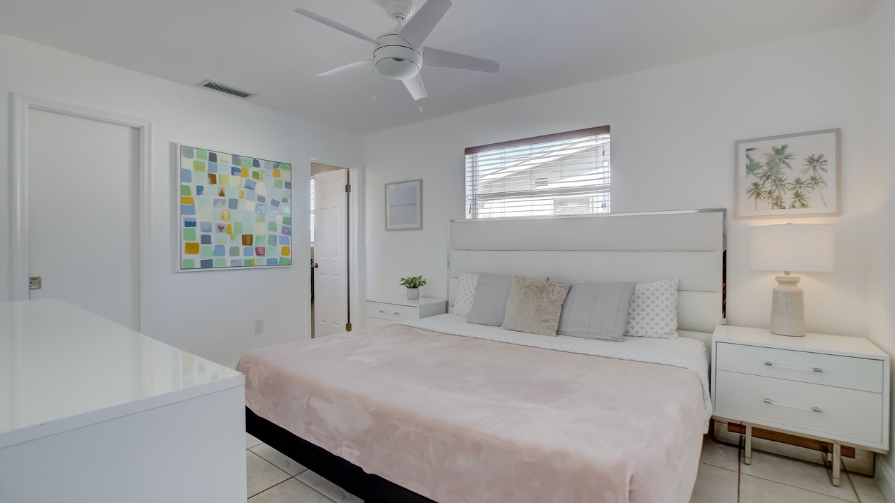 Photo of Bedroom in Sunrise