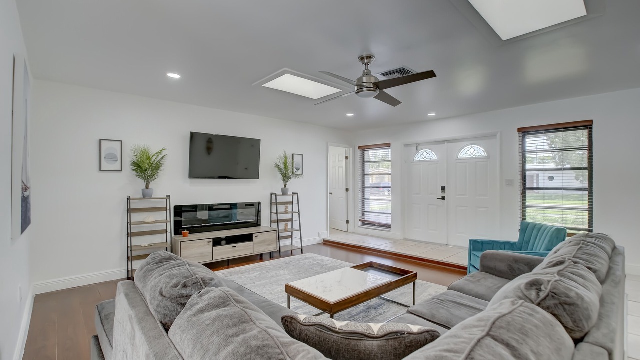 Photo of Livingroom in Sunrise