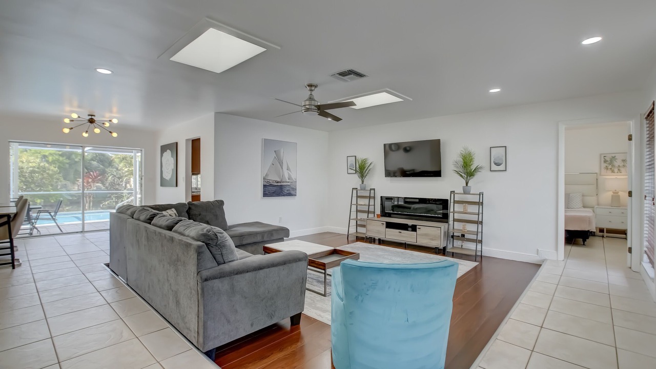 Photo of Livingroom in Sunrise