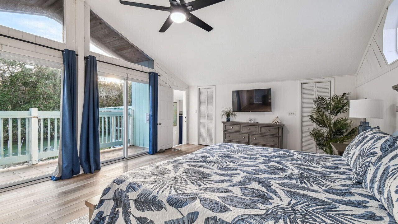 Photo of Bedroom in Weeki Wachee Gardens