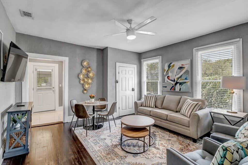 Photo of Livingroom in Springfield