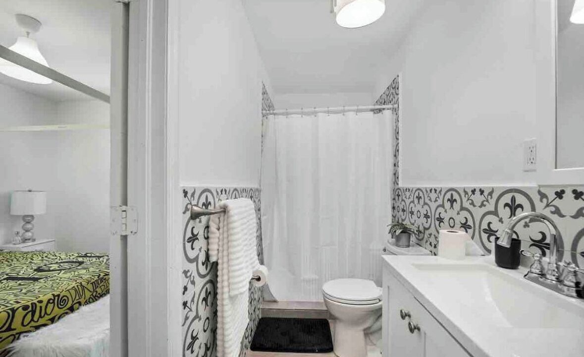 Photo of Bathroom in Miami Gardens