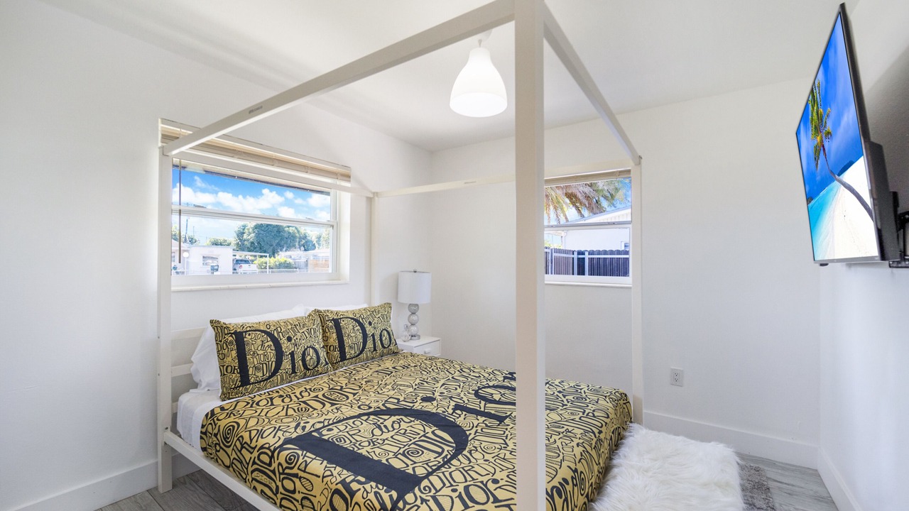 Photo of Bedroom in Miami Gardens