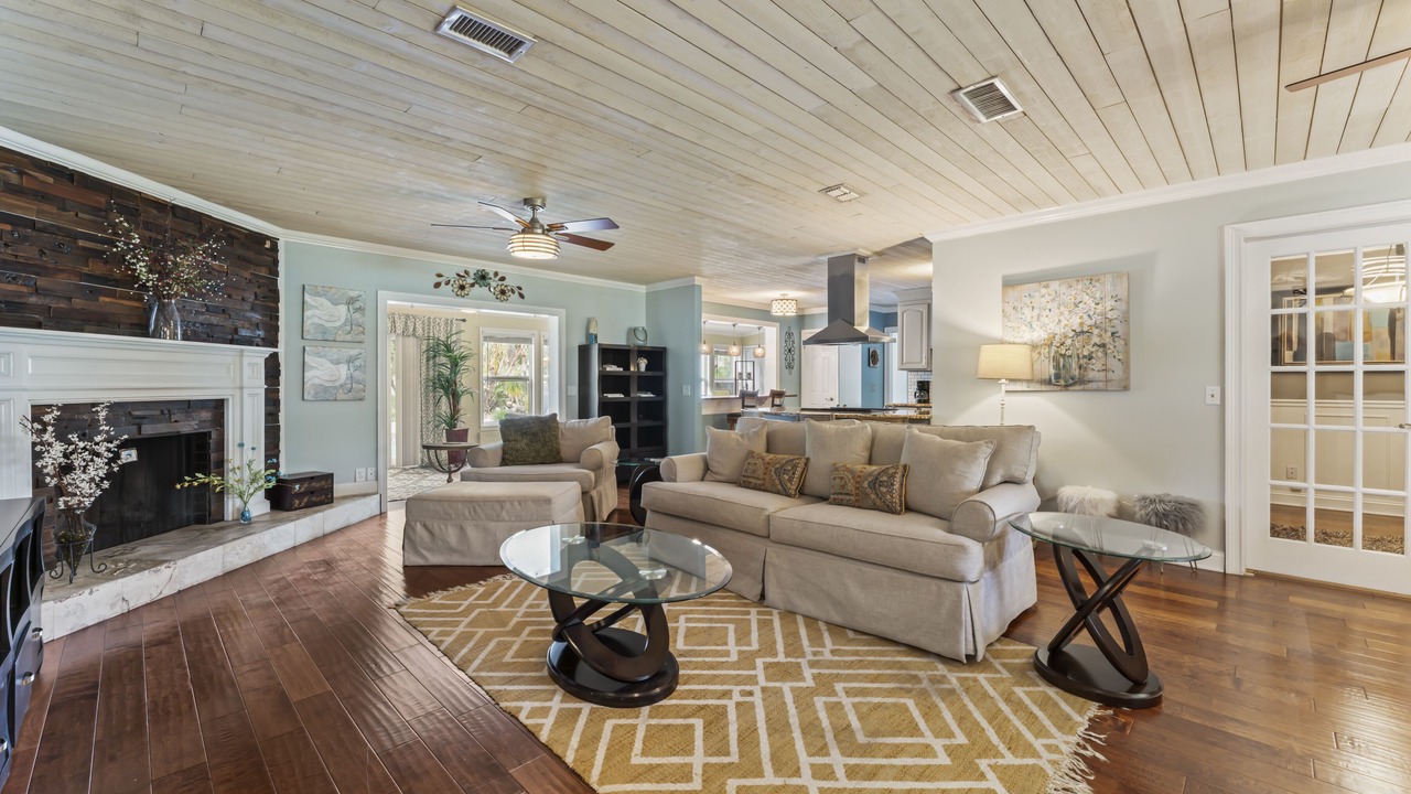 Photo of Livingroom in Fruit Cove