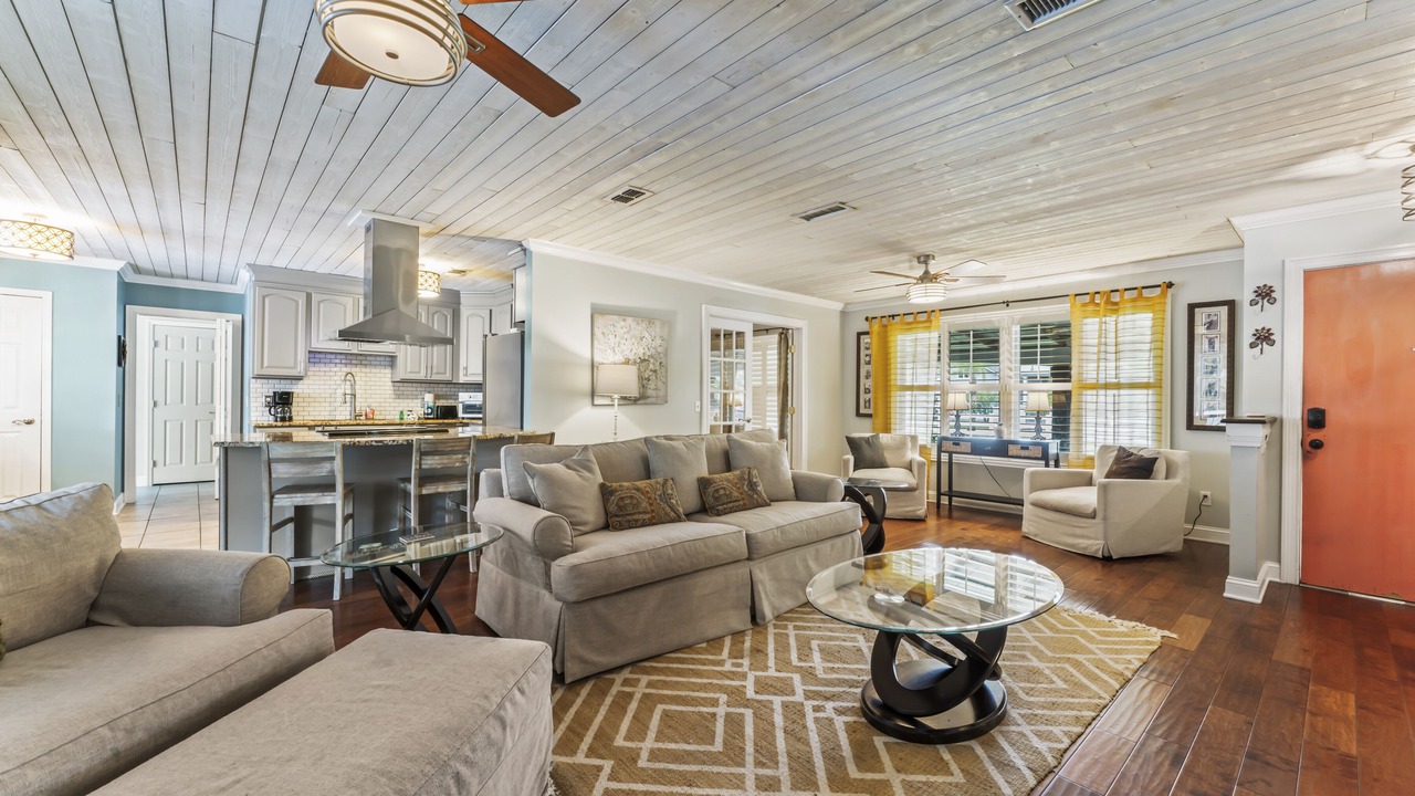 Photo of Livingroom in Fruit Cove