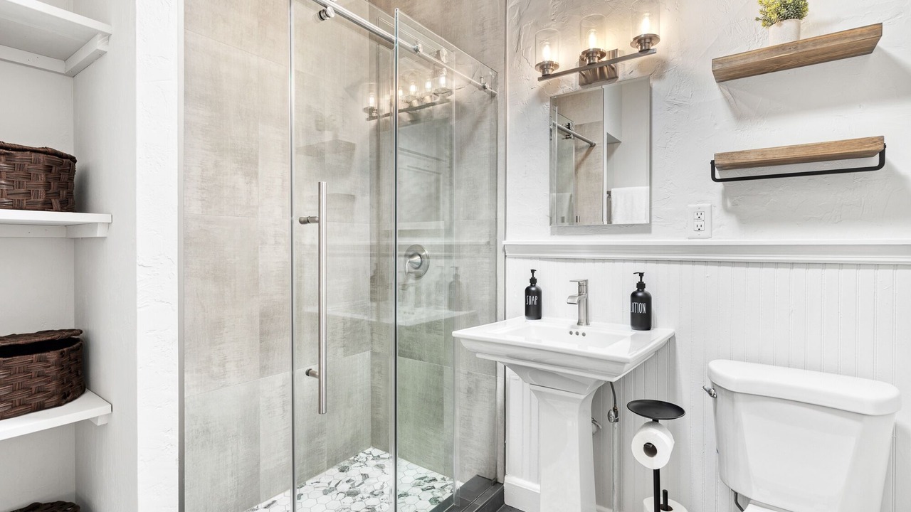 Photo of Bathroom in Parrot Cove
