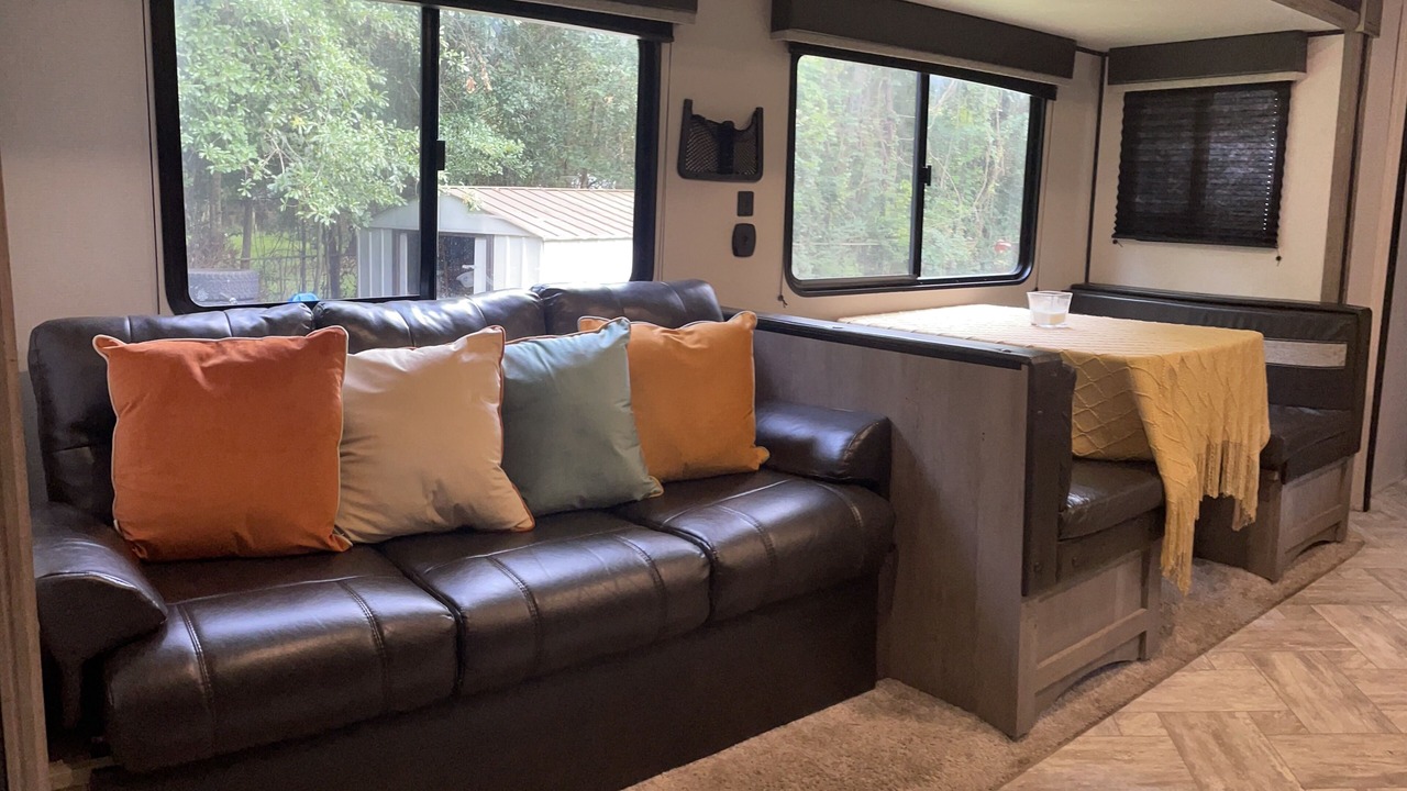 Photo of Livingroom in Theodore