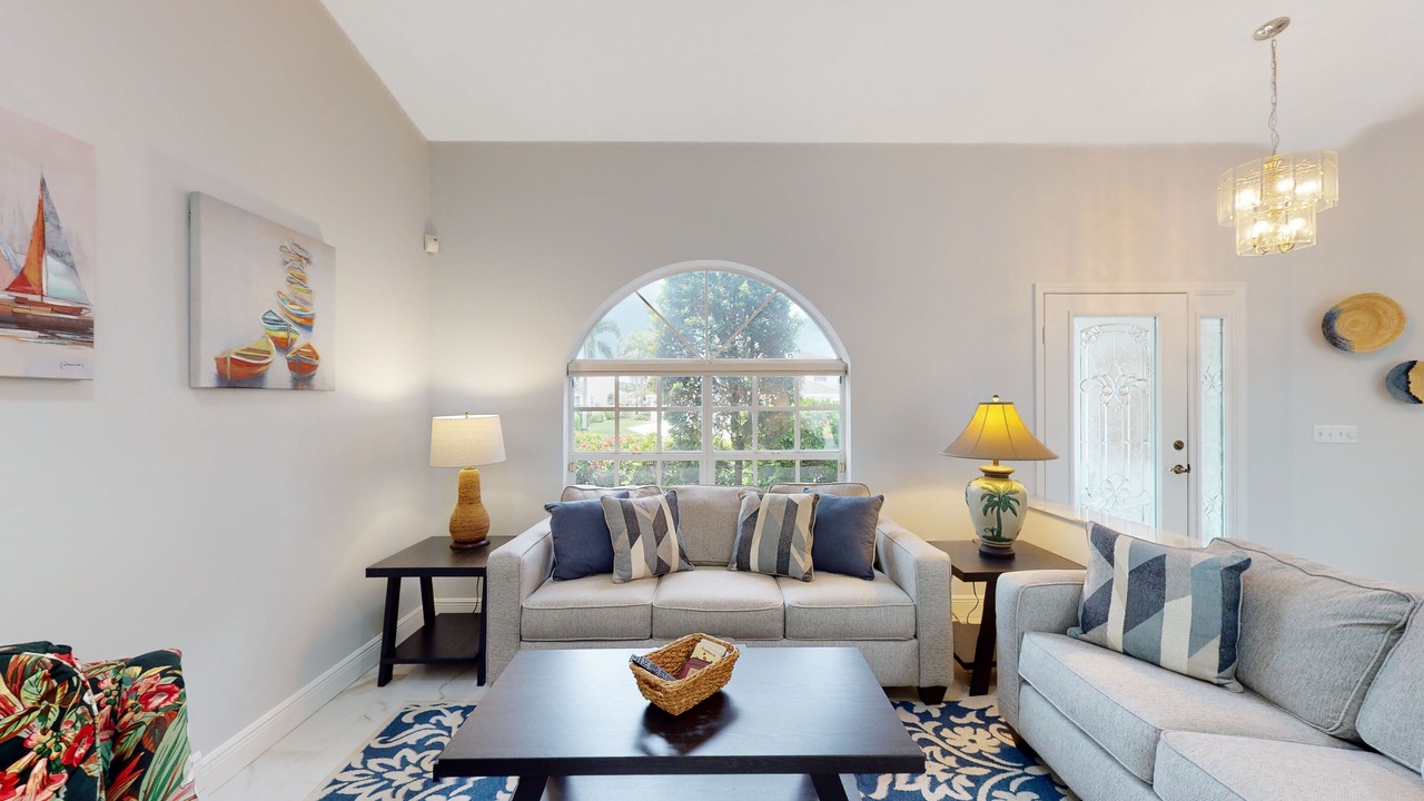 Photo of Livingroom in Crown Pointe