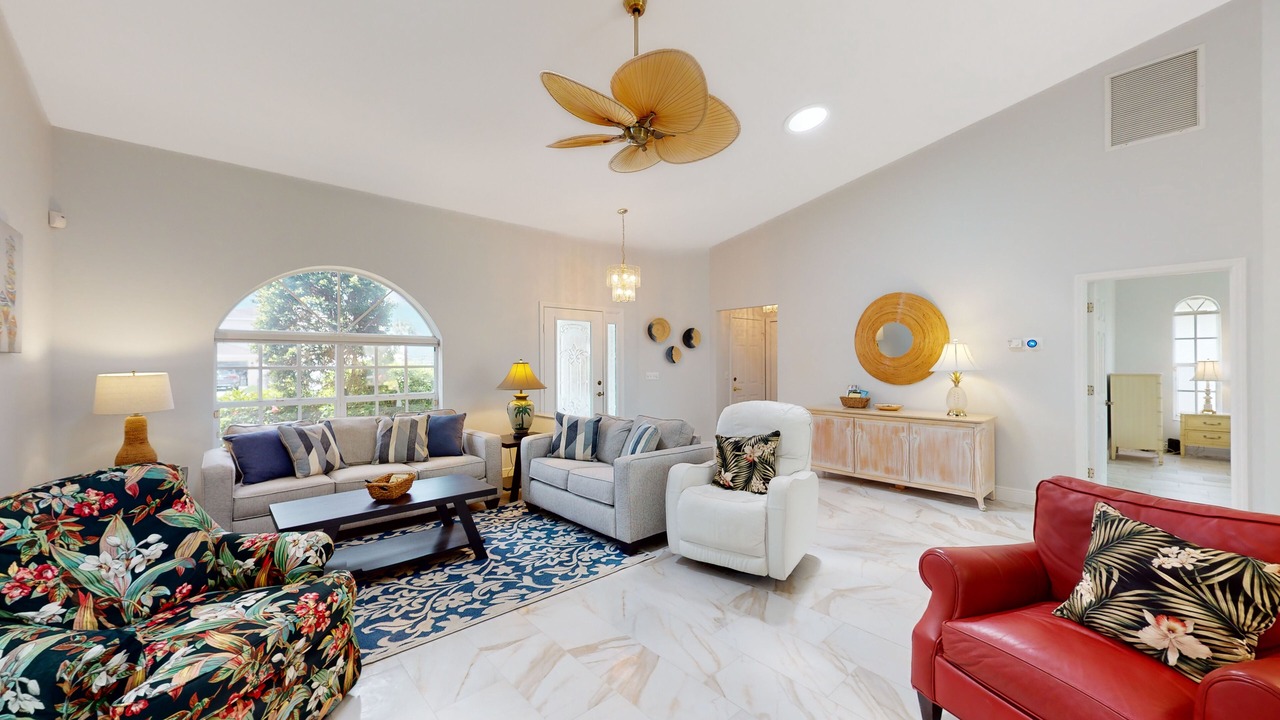 Photo of Livingroom in Crown Pointe