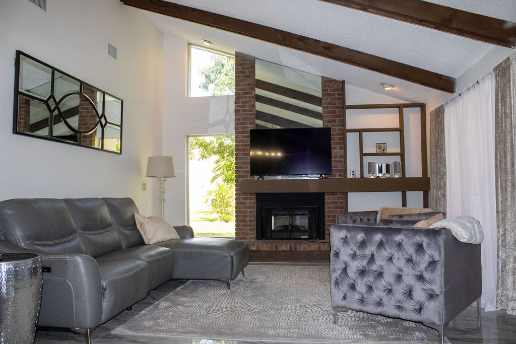 Photo of Livingroom in Lochmoor Waterway Estates