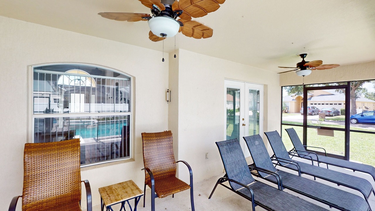 Photo of Patio Balcony in Orange Tree