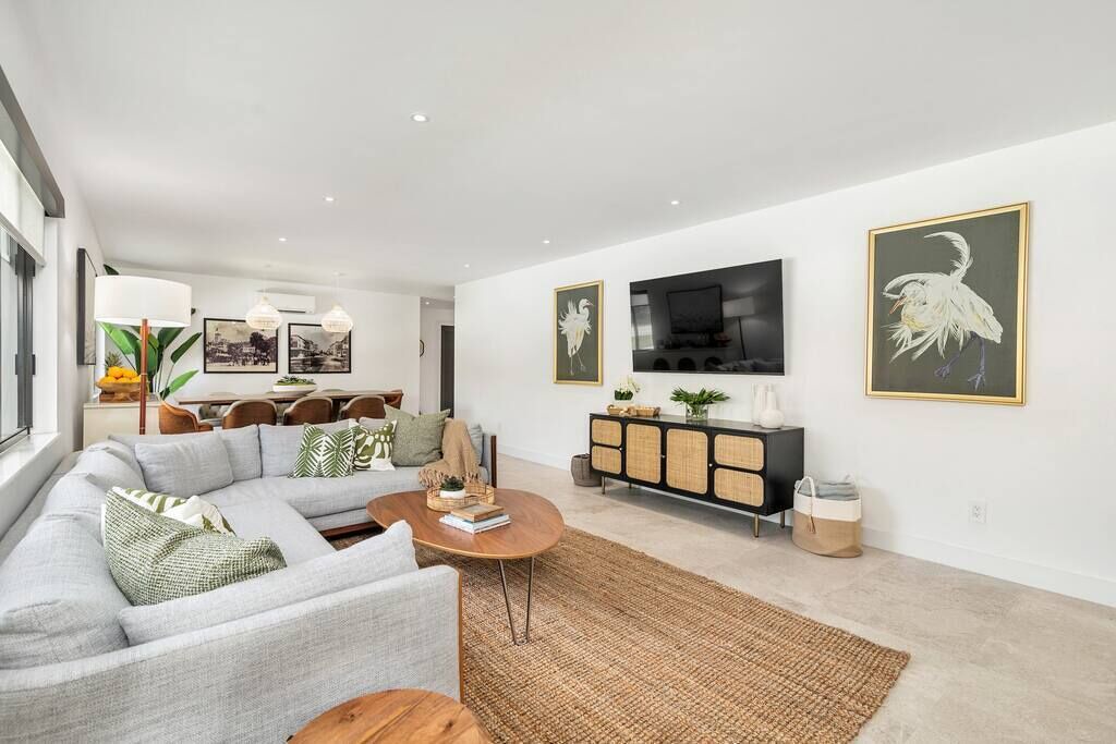 Photo of Livingroom in Lake Clarke Shores