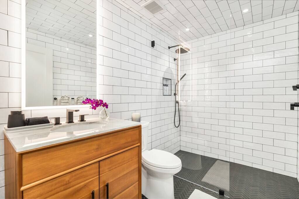Photo of Bathroom in Lake Clarke Shores