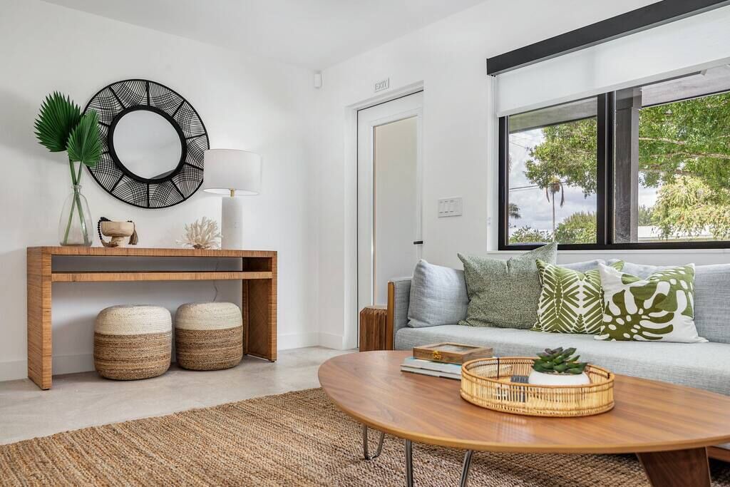 Photo of Livingroom in Lake Clarke Shores
