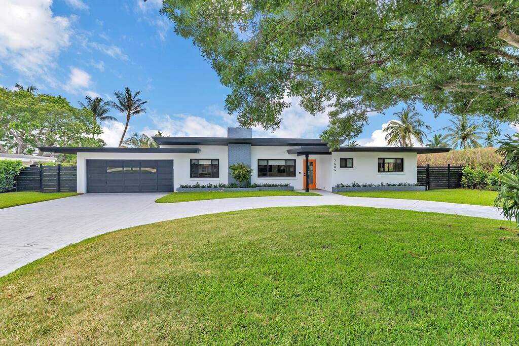 Photo of Outdoor in Lake Clarke Shores