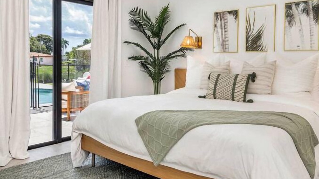 Photo of Bedroom in Lake Clarke Shores