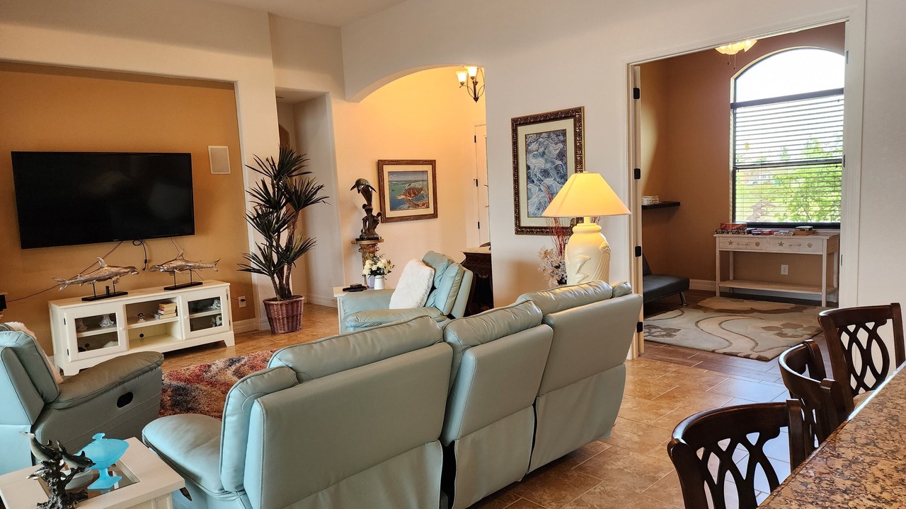 Photo of Livingroom in South Gulf Cove
