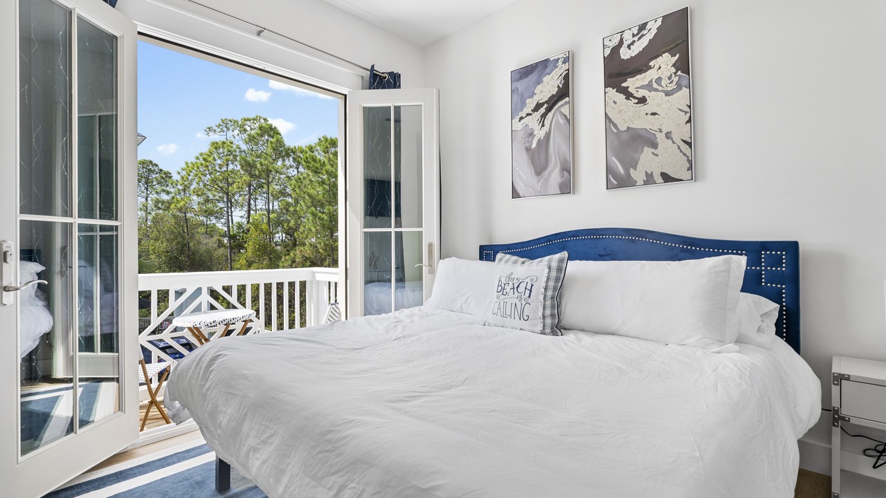 Photo of Patio Balcony in Treetop