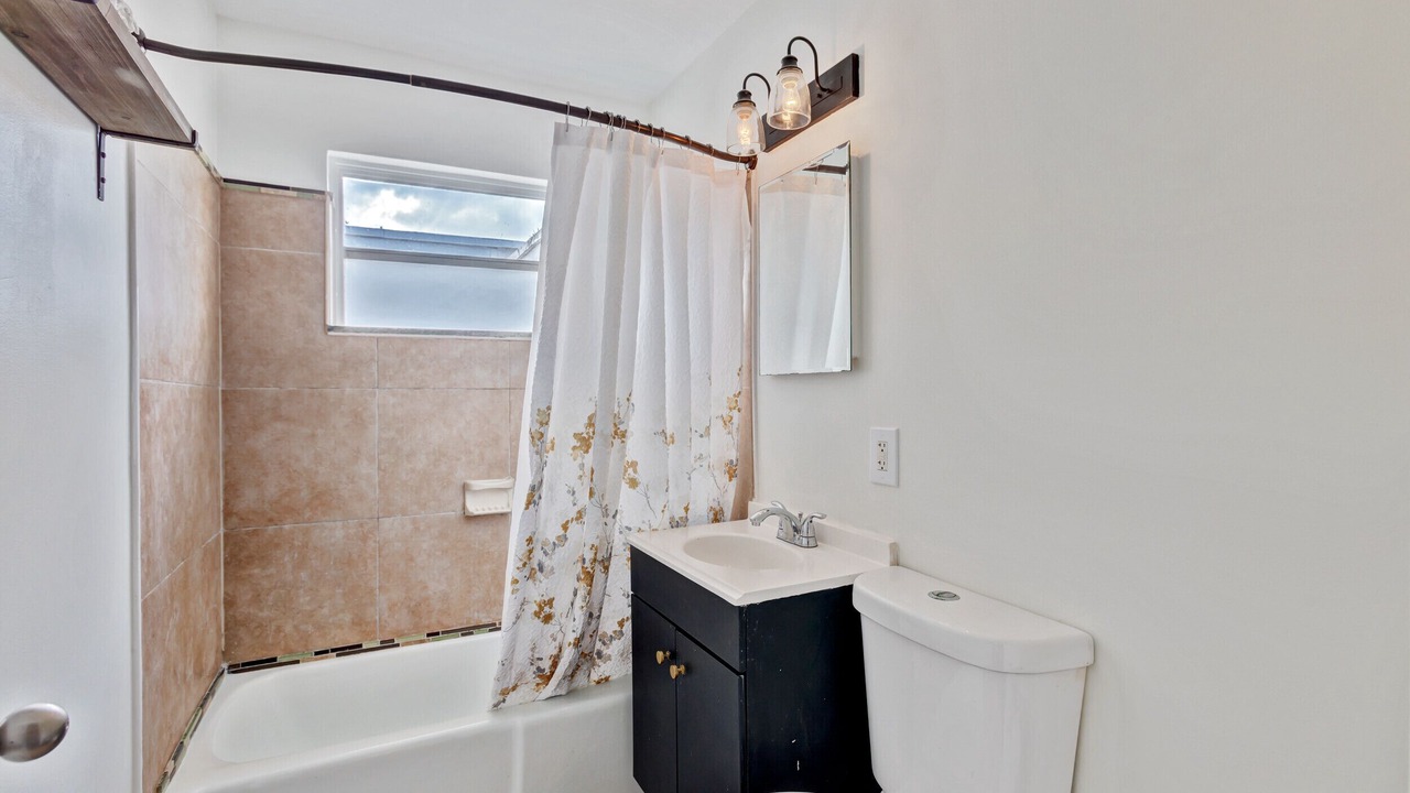 Photo of Bathroom in Parker Ridge
