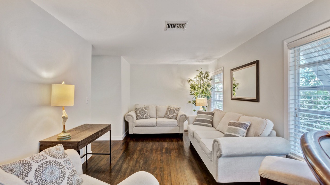 Photo of Livingroom in Parker Ridge