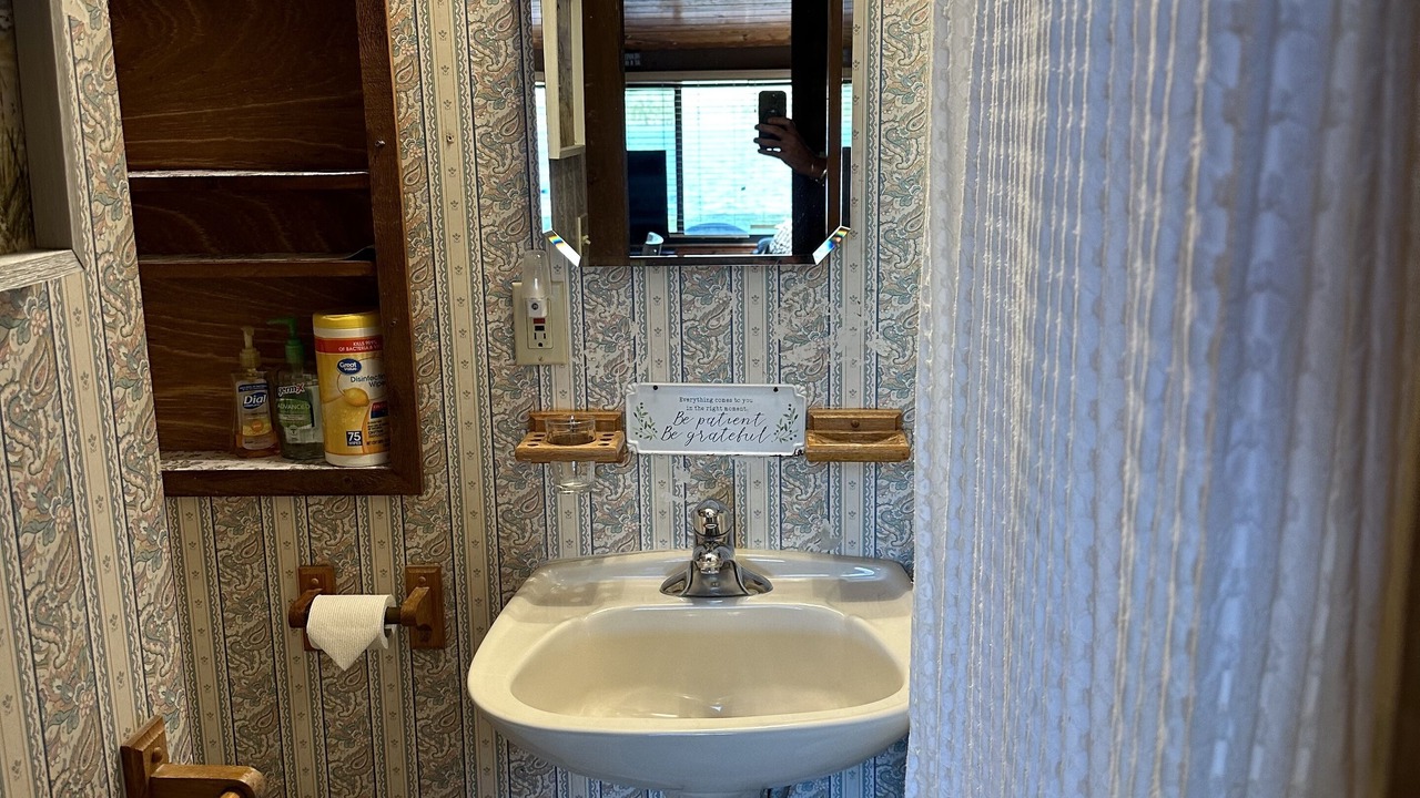 Photo of Bathroom in Okeechobee