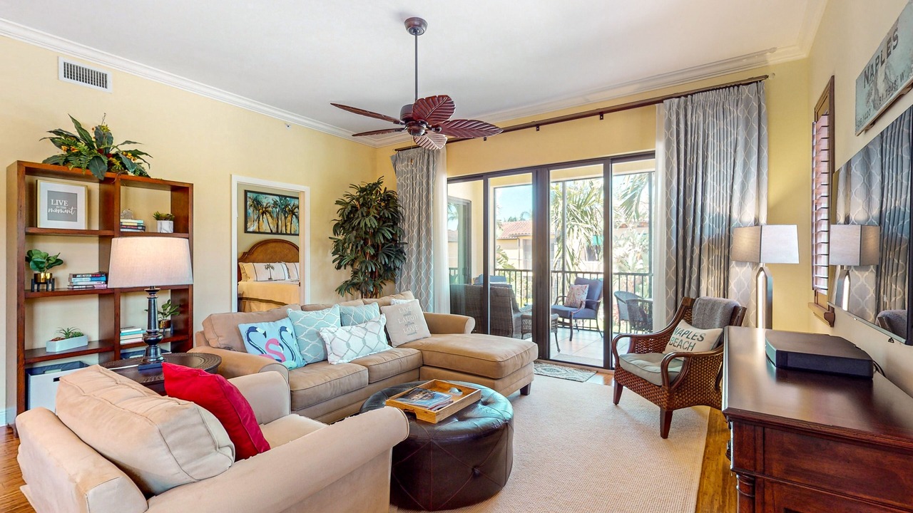 Photo of Livingroom in Royal Harbor