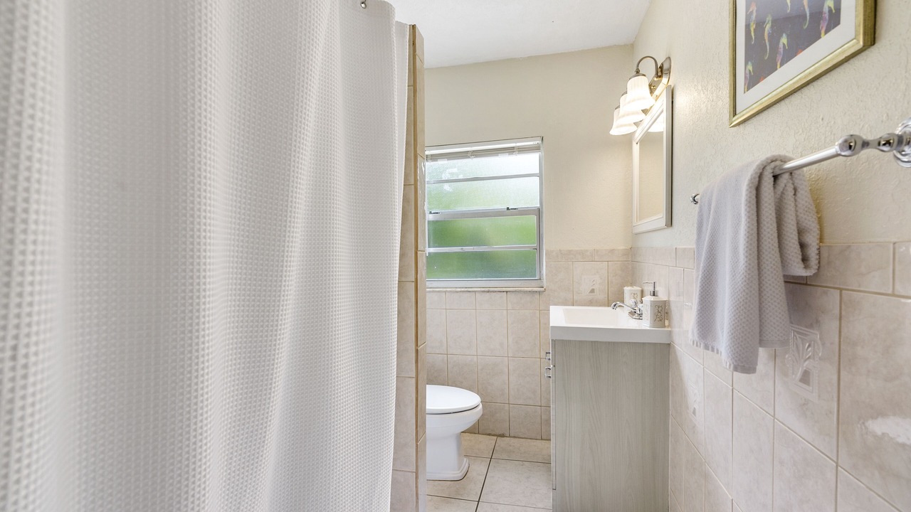 Photo of Bathroom in Sunshine Park