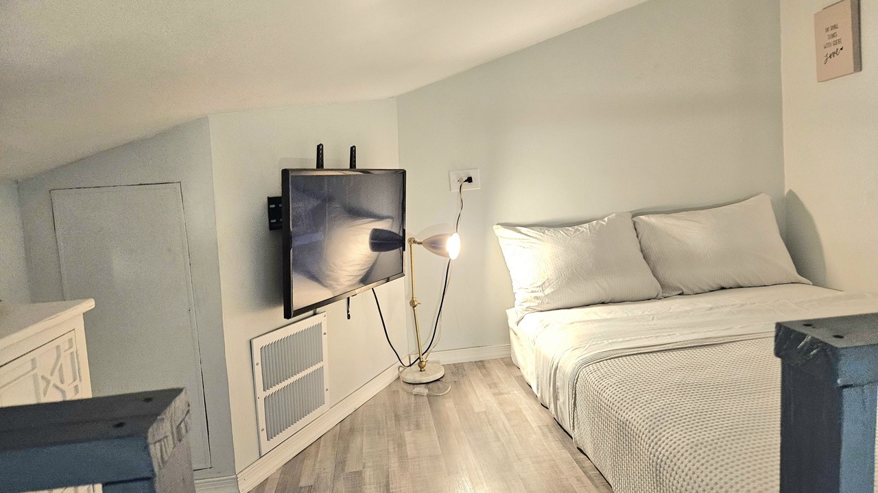 Photo of Bedroom in Royal Poinciana