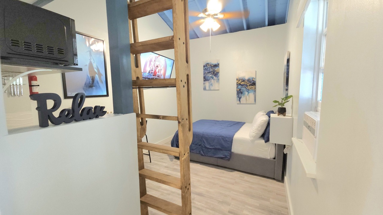 Photo of Bedroom in Royal Poinciana