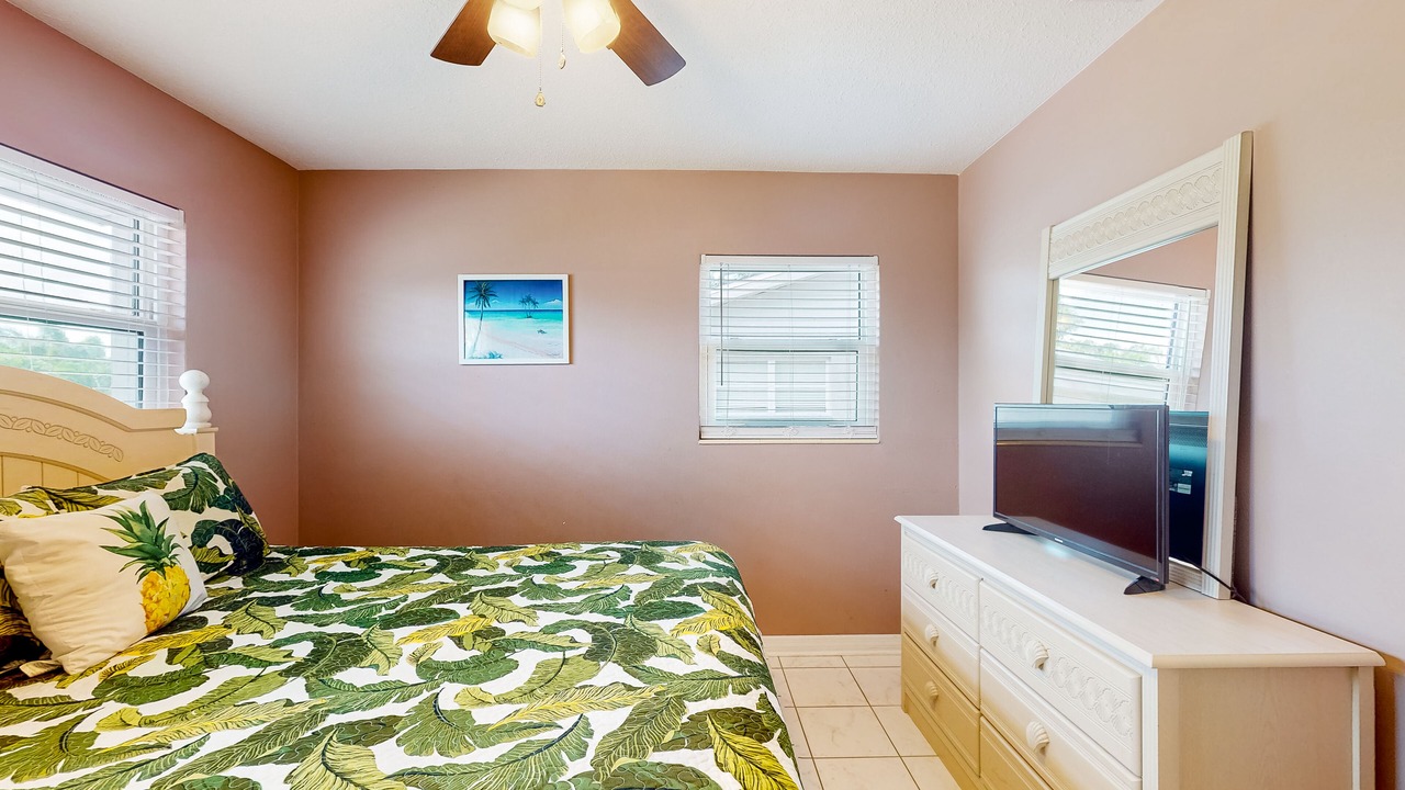 Photo of Bedroom in Bayshore Gardens