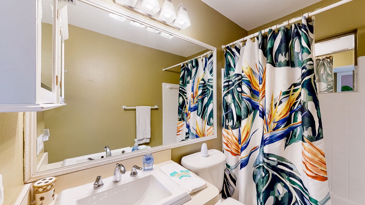 Photo of Bathroom in Bayshore Gardens