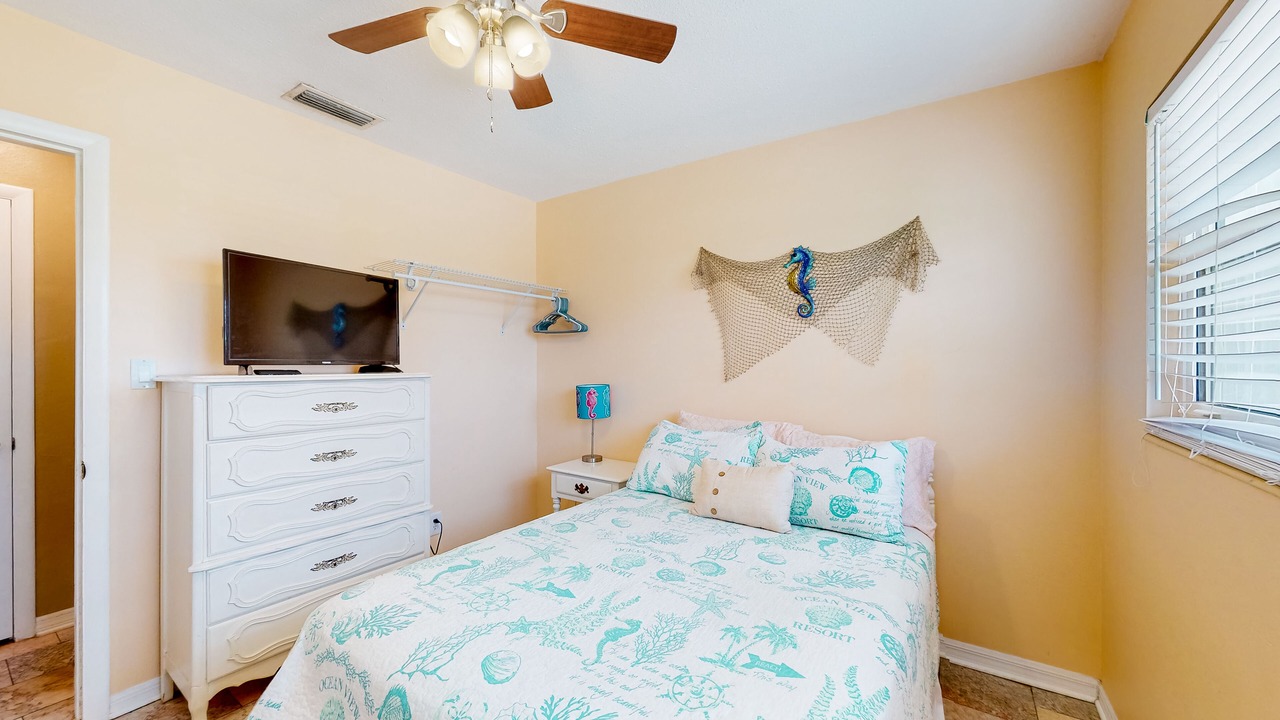 Photo of Bedroom in Bayshore Gardens