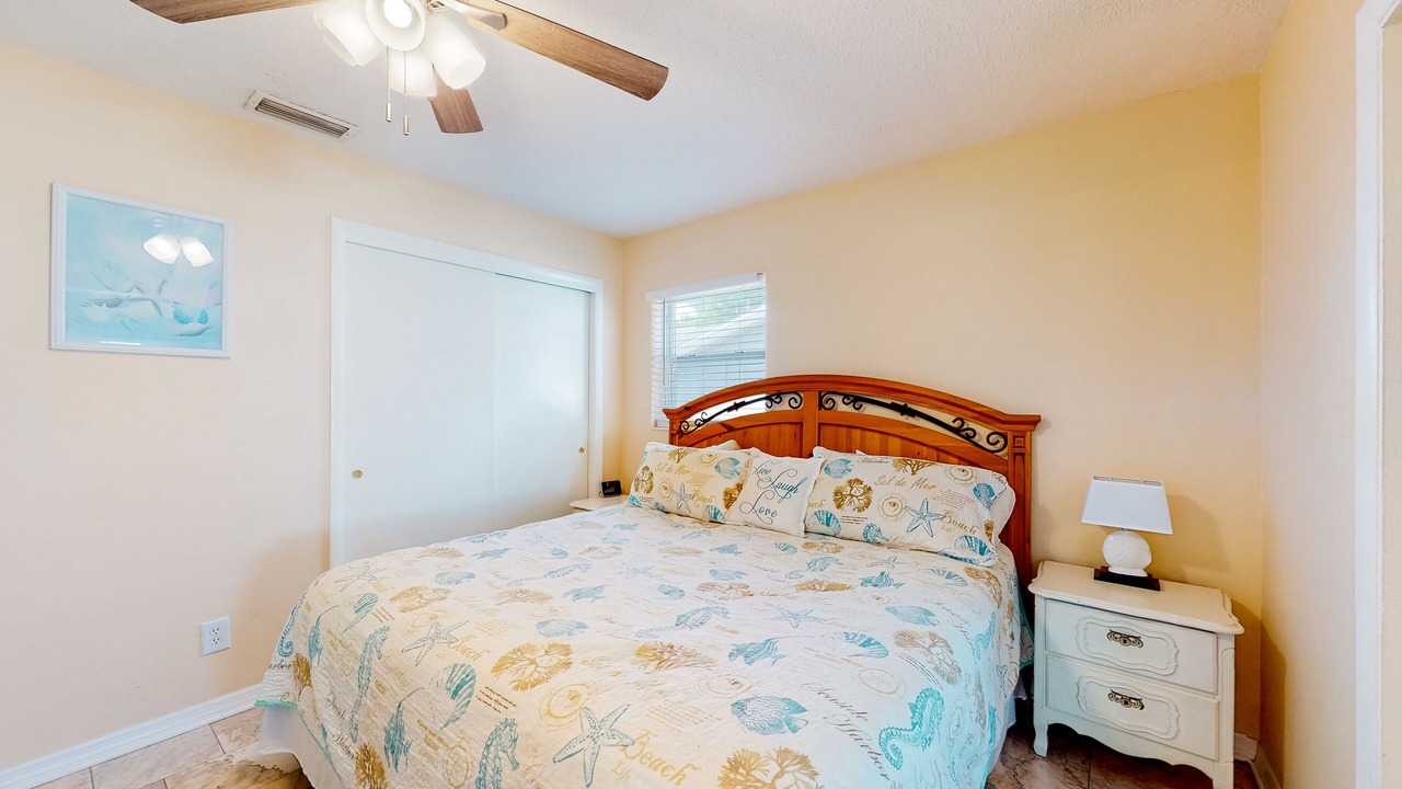 Photo of Bedroom in Bayshore Gardens
