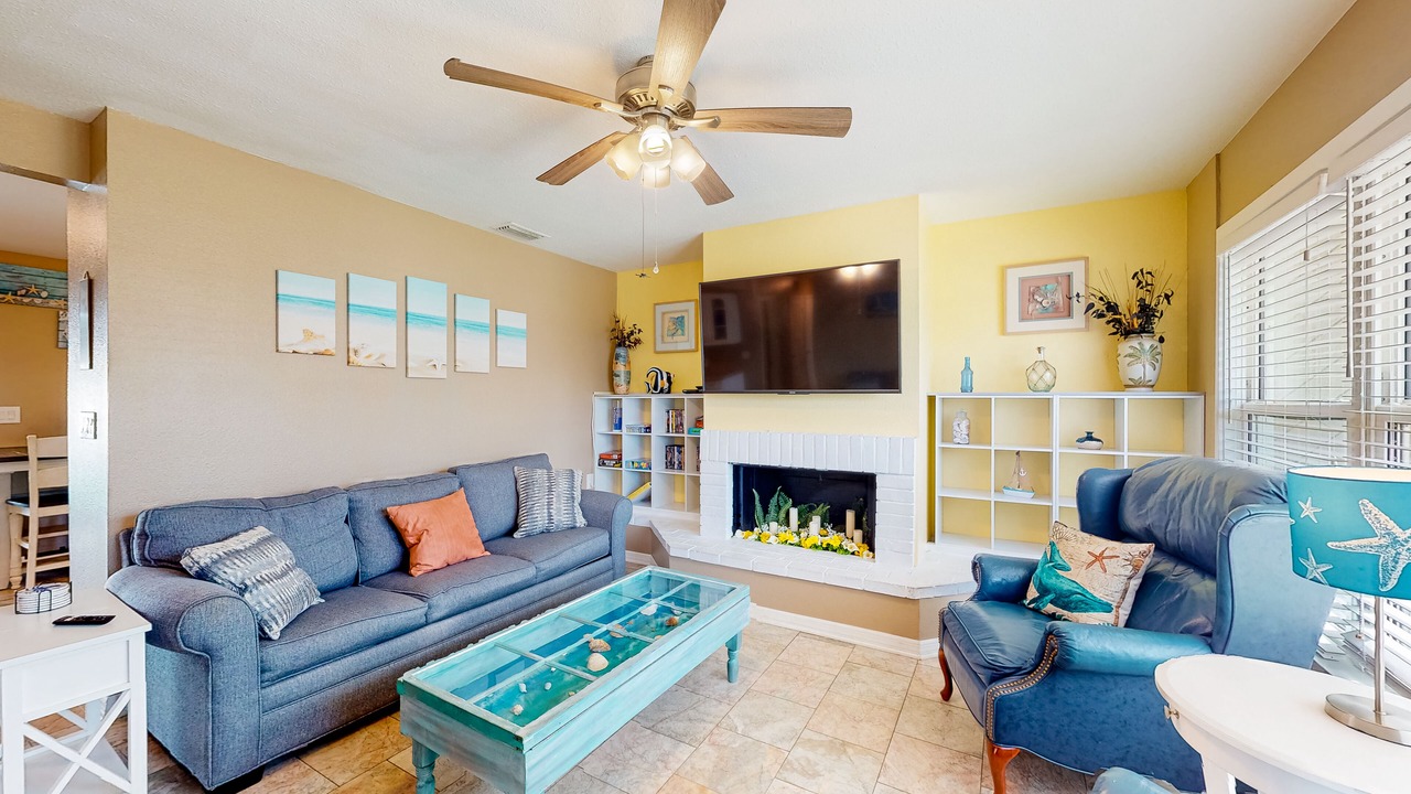 Photo of Livingroom in Bayshore Gardens