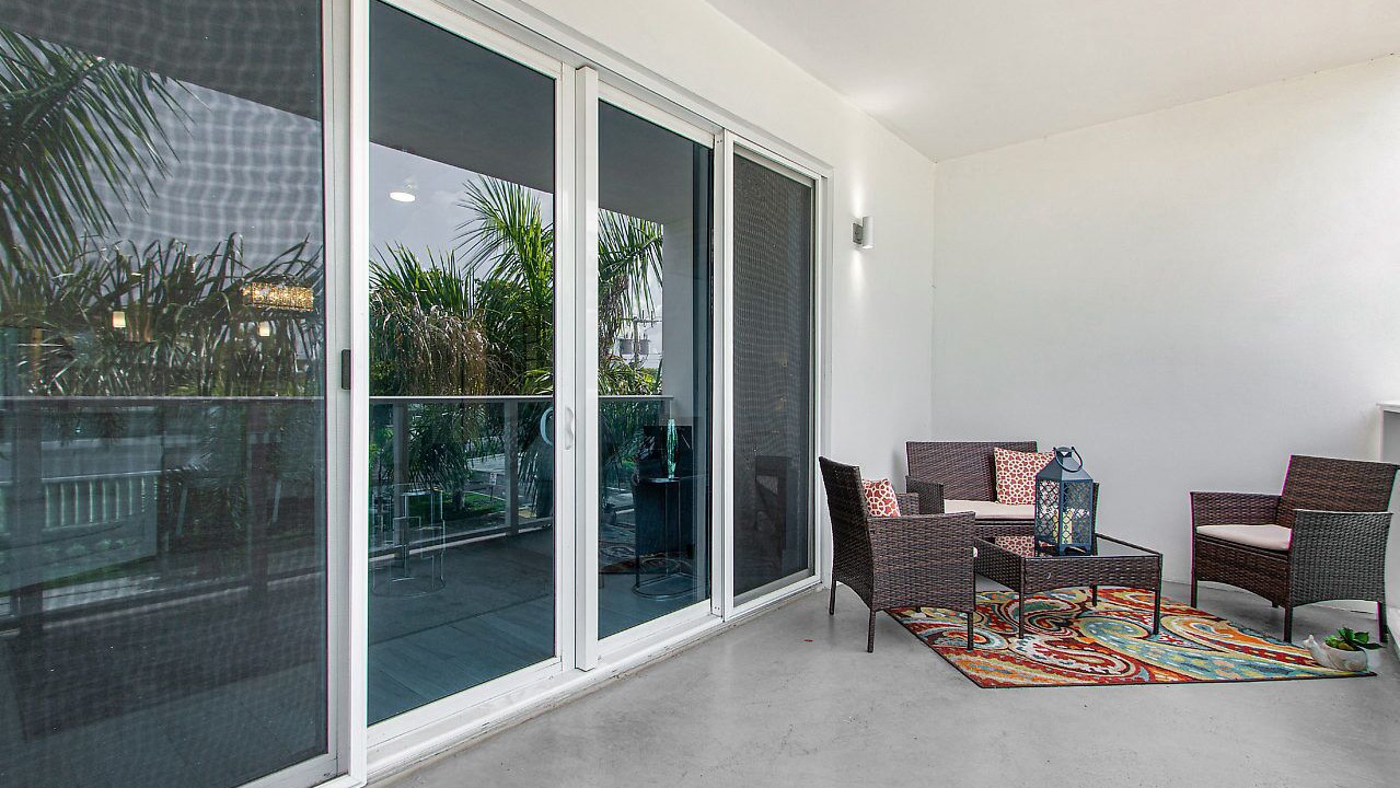 Photo of Patio Balcony in Parrot Cove
