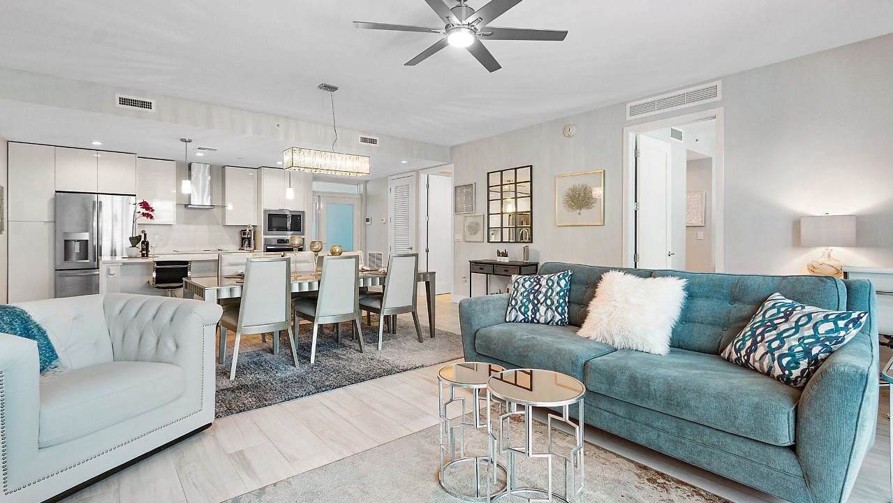 Photo of Livingroom in Parrot Cove
