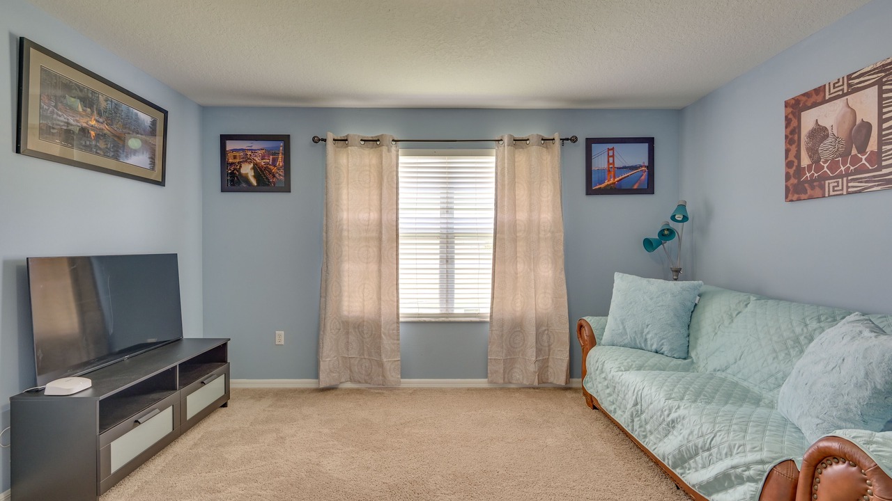 Photo of Livingroom in Wesley Chapel South