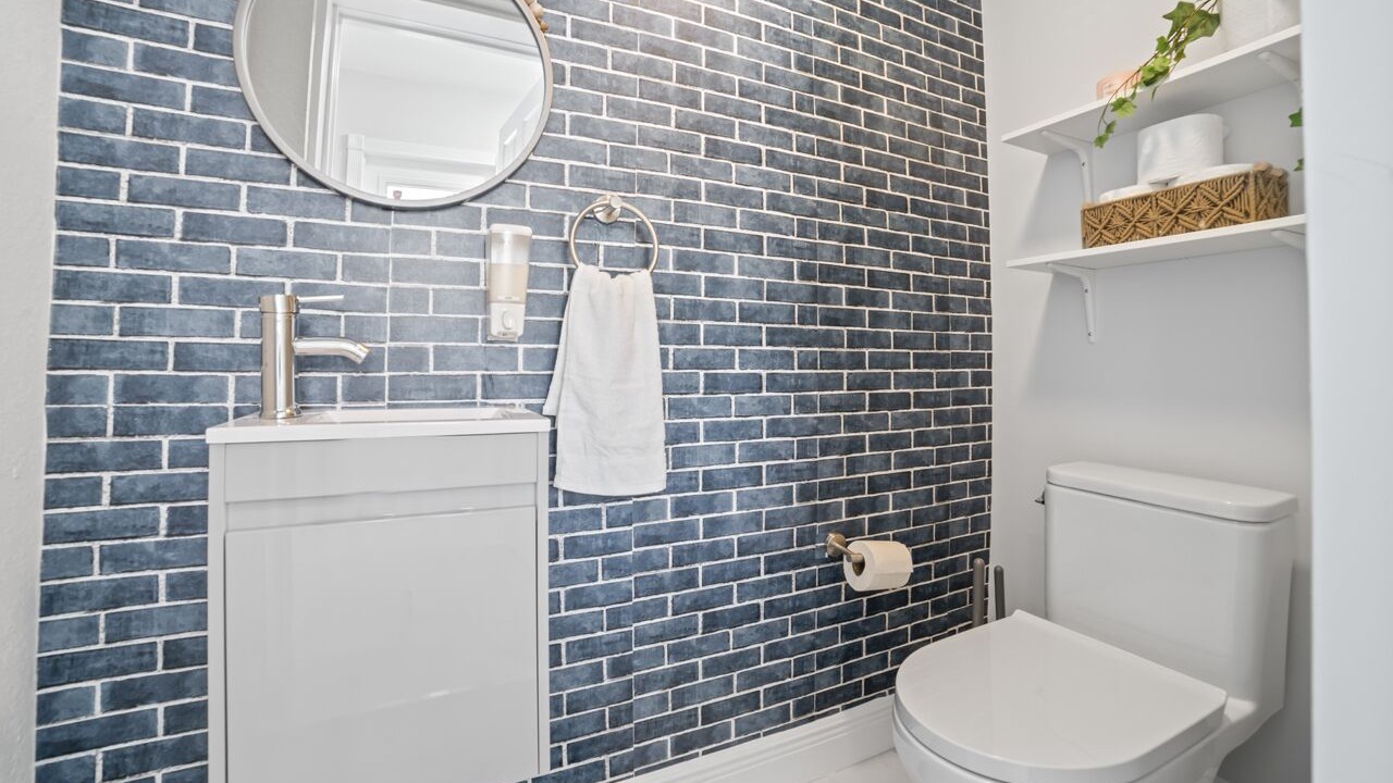 Photo of Bathroom in Miami Gardens
