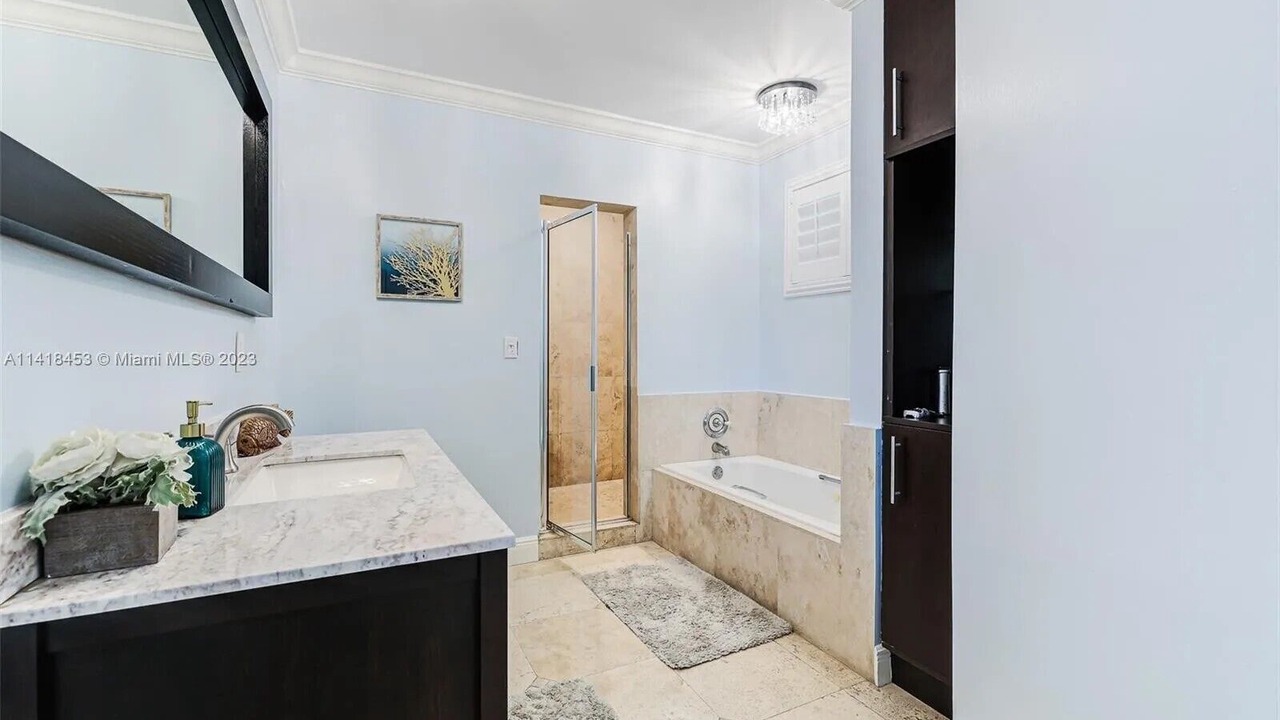 Photo of Bathroom in Surfside