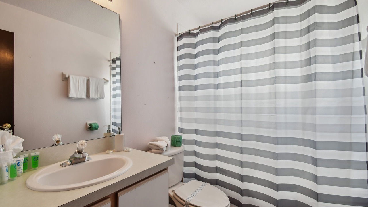 Photo of Bathroom in Lindfields