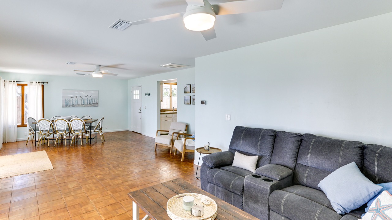 Photo of Livingroom in Panacea