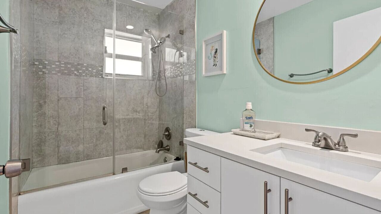 Photo of Bathroom in Parker Ridge