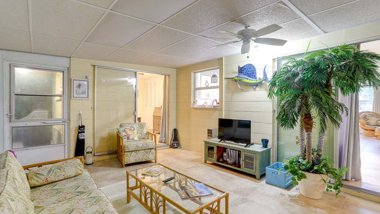 Photo of Livingroom in South Pinellas Community Council